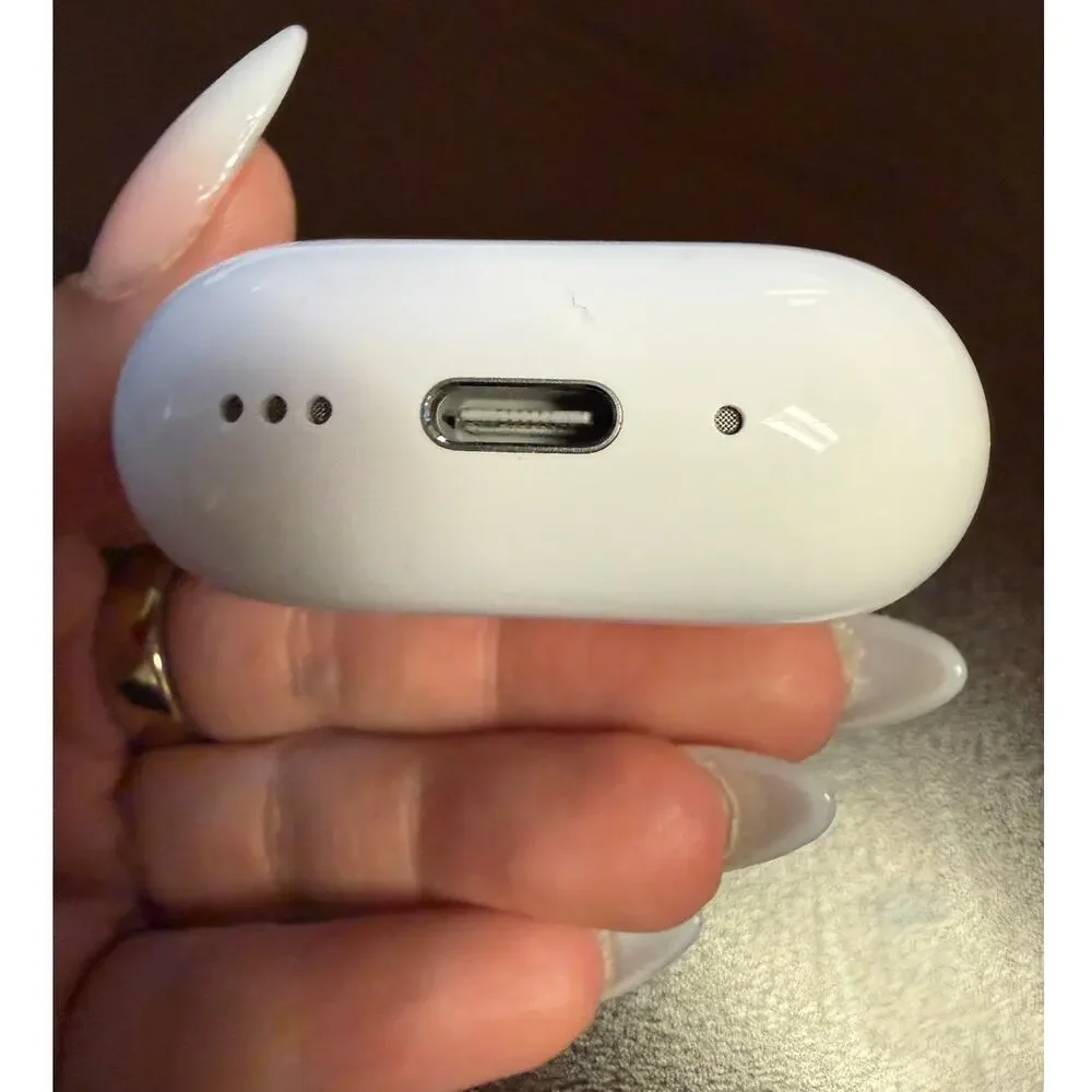 Apple AirPods 4 ANC Charging Case Only USB-C Wireless Replacement Case White